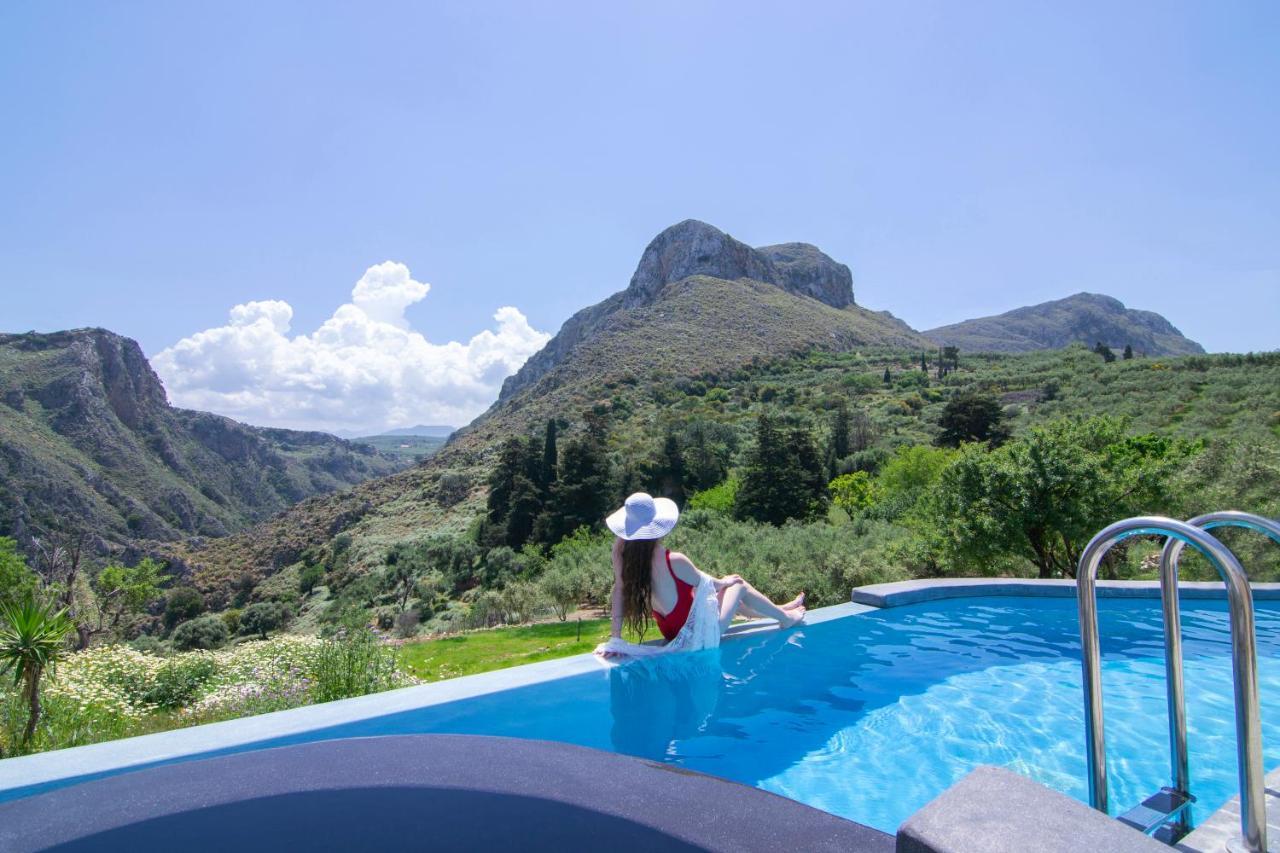 Heated Private Ozone Salt Pool, Jacuzzi, Cinema Inside & Outside, Ping Pong, Billiard, Ps5, Playground, Giant Chess, Giant Monopoly, Table Football, 3X Surround Sound - Villa Rokka Luxe Кісамос Екстер'єр фото