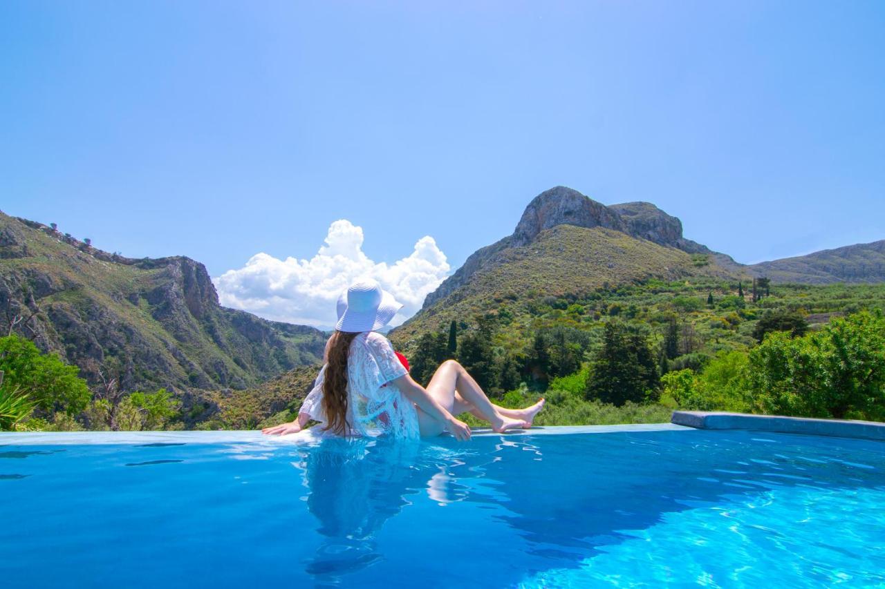 Heated Private Ozone Salt Pool, Jacuzzi, Cinema Inside & Outside, Ping Pong, Billiard, Ps5, Playground, Giant Chess, Giant Monopoly, Table Football, 3X Surround Sound - Villa Rokka Luxe Кісамос Екстер'єр фото