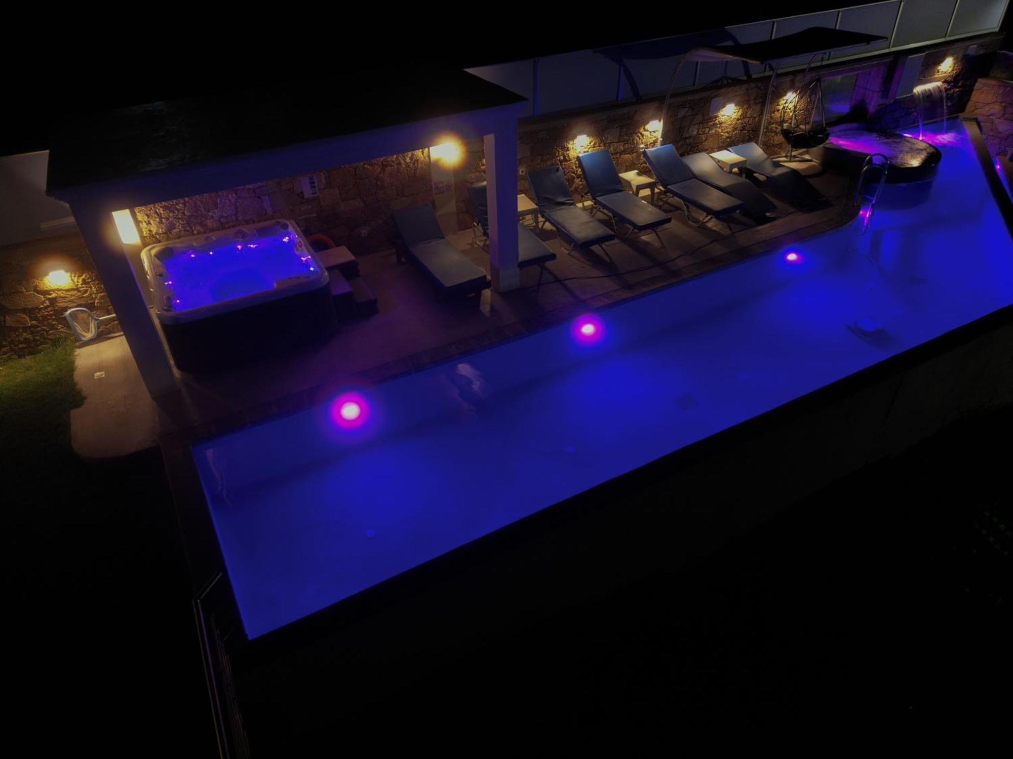 Heated Private Ozone Salt Pool, Jacuzzi, Cinema Inside & Outside, Ping Pong, Billiard, Ps5, Playground, Giant Chess, Giant Monopoly, Table Football, 3X Surround Sound - Villa Rokka Luxe Кісамос Екстер'єр фото