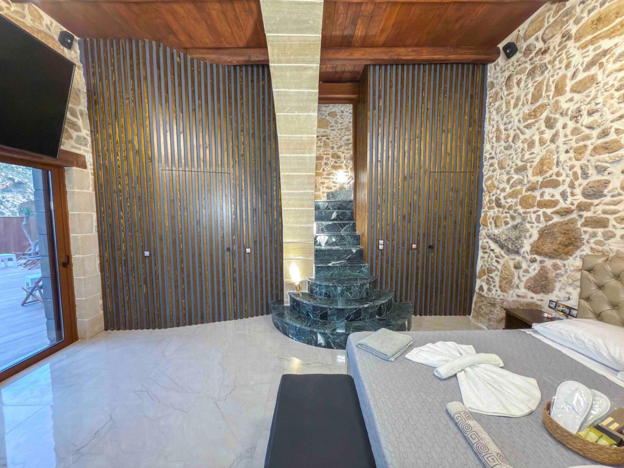Heated Private Ozone Salt Pool, Jacuzzi, Cinema Inside & Outside, Ping Pong, Billiard, Ps5, Playground, Giant Chess, Giant Monopoly, Table Football, 3X Surround Sound - Villa Rokka Luxe Кісамос Екстер'єр фото