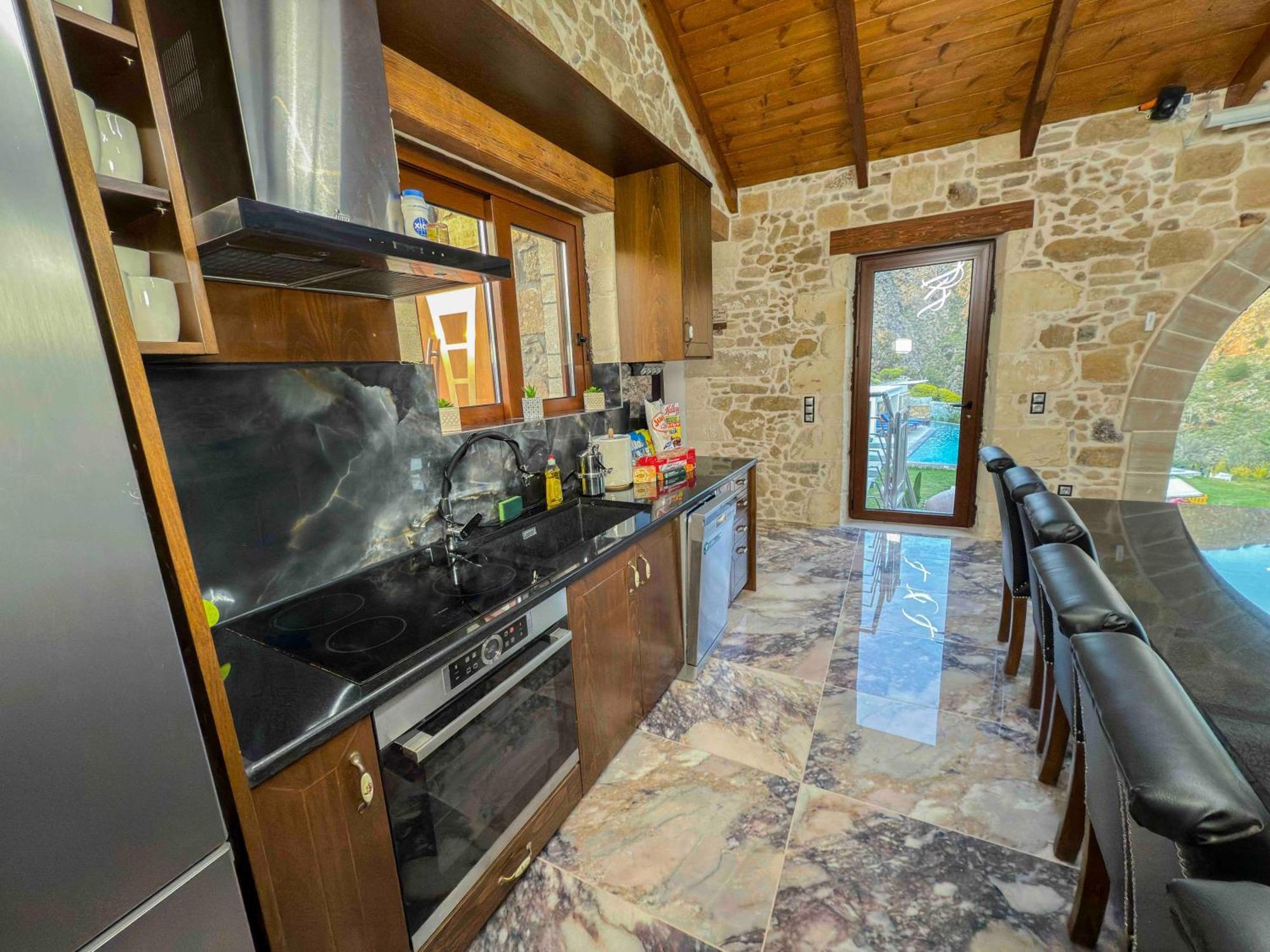 Heated Private Ozone Salt Pool, Jacuzzi, Cinema Inside & Outside, Ping Pong, Billiard, Ps5, Playground, Giant Chess, Giant Monopoly, Table Football, 3X Surround Sound - Villa Rokka Luxe Кісамос Екстер'єр фото